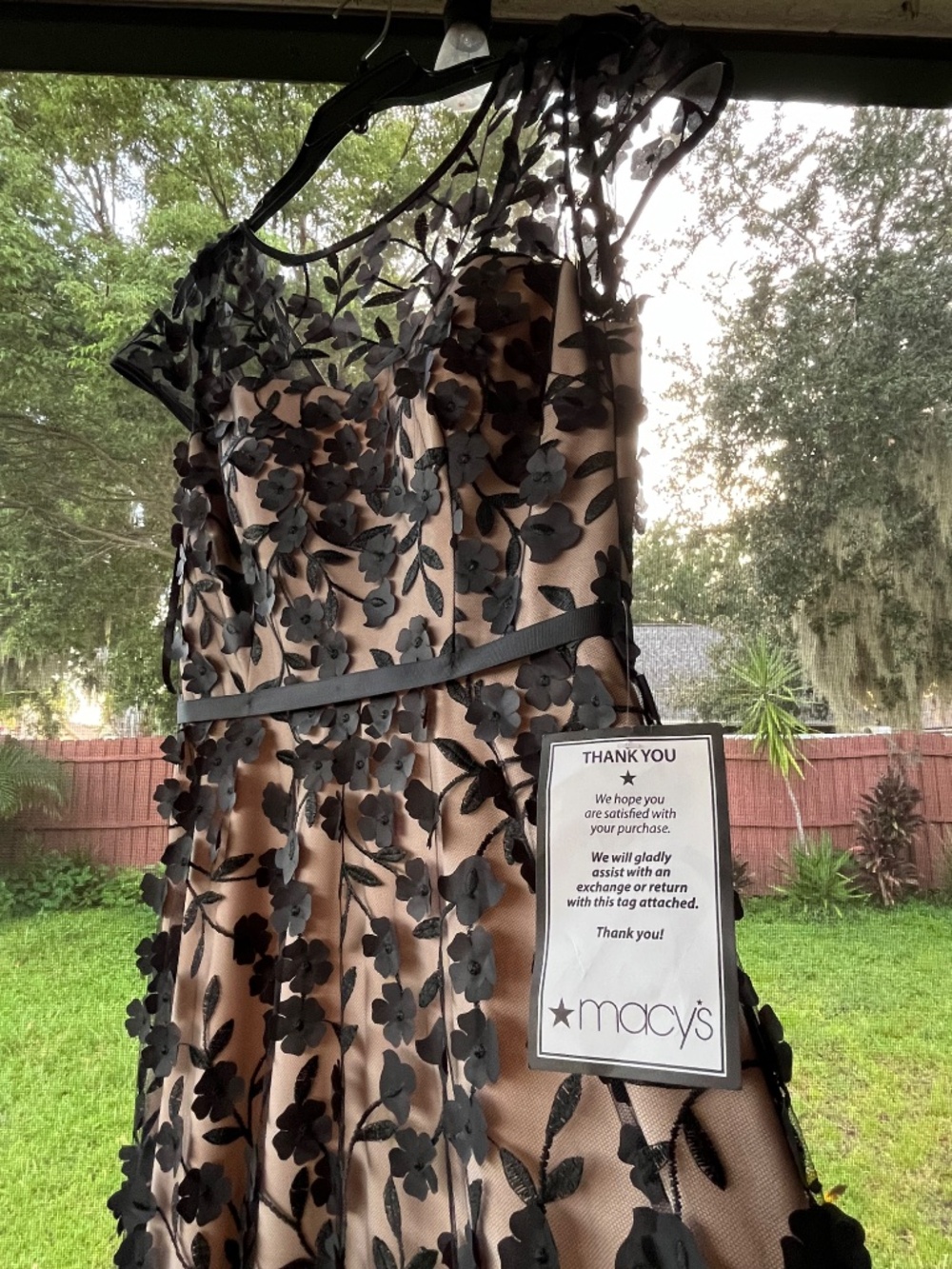 NWT XSCAPE Women’s 3-D Floral Overlay black and nude maxi dress size 4 - Picture 7 of 16